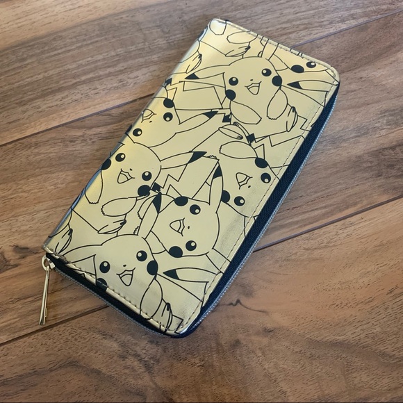 Pikachu Zip Wallet - Picture 3 of 4